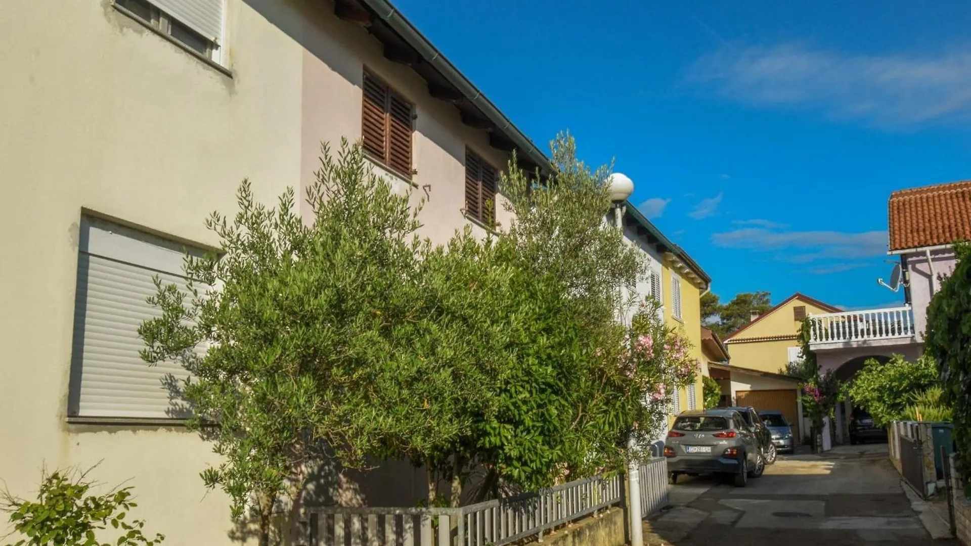 Apartment Kostanjevac With Terrace And Sea View Vir