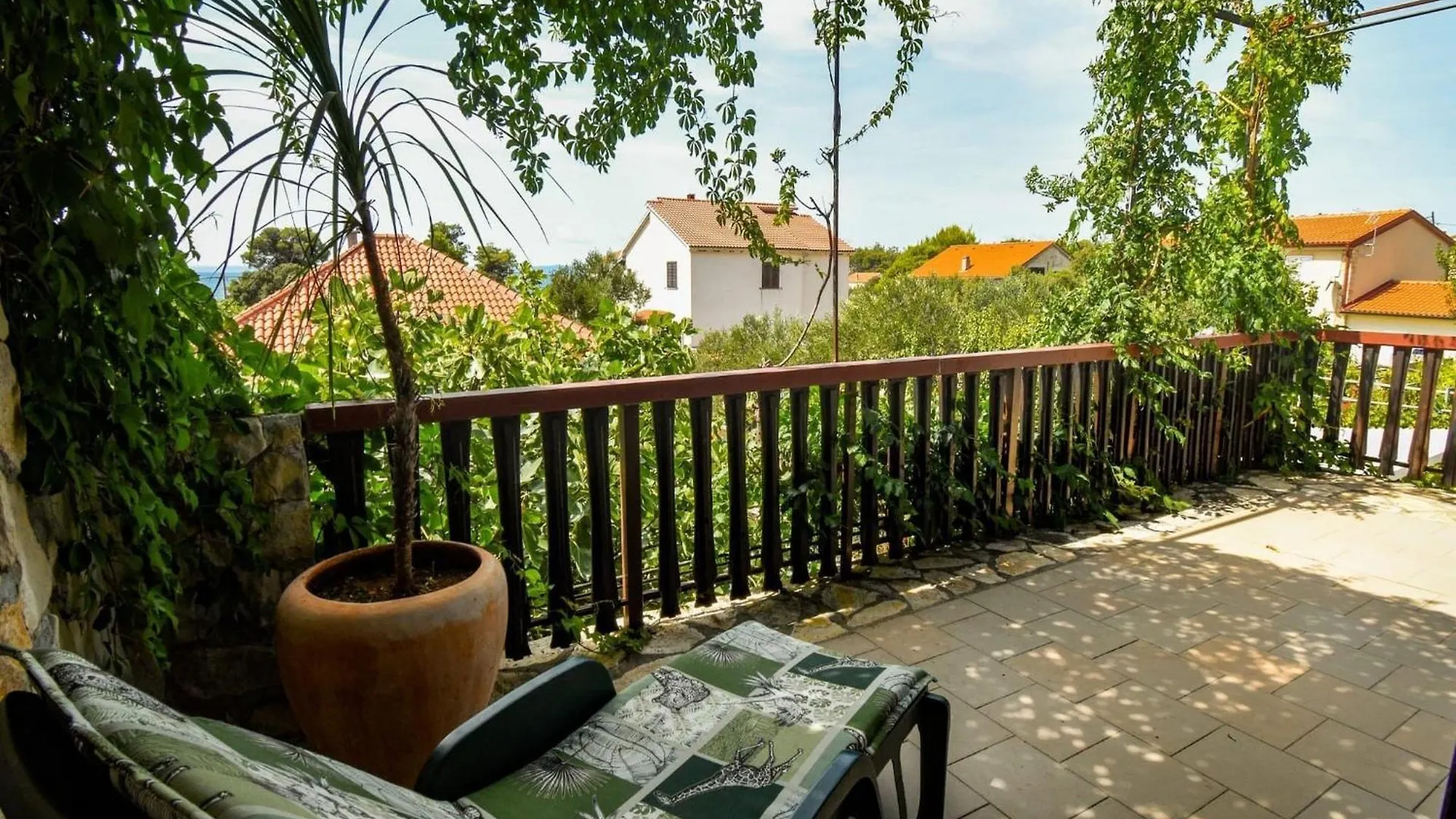 Apartment Kostanjevac With Terrace And Sea View Vir Croatia